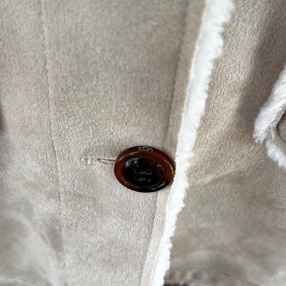 NEW!! UGG Coat in Cream and Tan Vegan - Picture 6 of 10